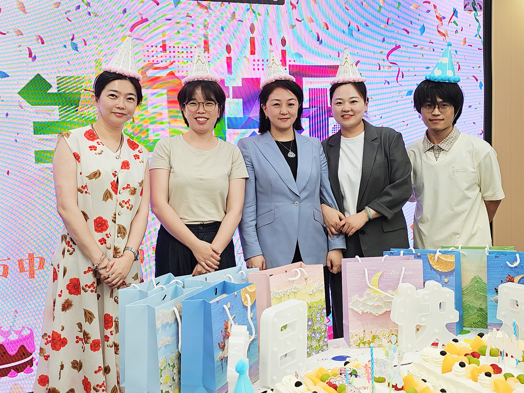 甜蜜时光，共庆生辰｜中洲律所2025年第二季度员工生日会温馨回顾