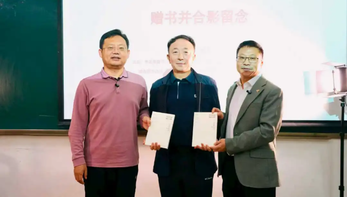 202511061762419716892582.png c433aacbe1966be4081ee756734127f8.png